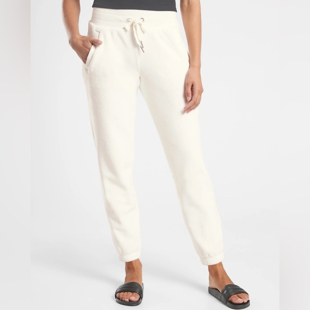 Athleta Women's Ivory recover cozy Jogger Pants
